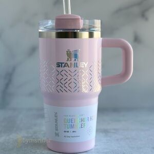 Stanley Icicle Gloss The Quencher H2.0 Flowstate Tumbler with Handle 20 oz